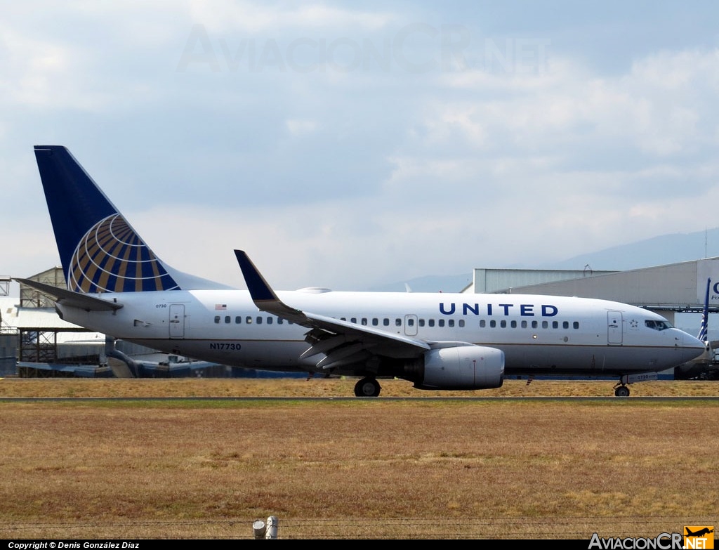 N17730 - Boeing 737-724 - United Airlines