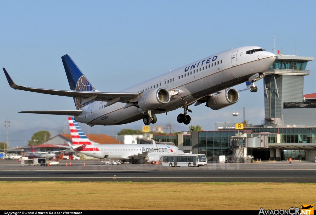 N73276 - Boeing 737-824 - United Airlines