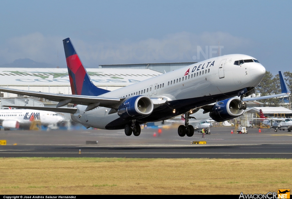 N3733Z - Boeing 737-832 - Delta Airlines