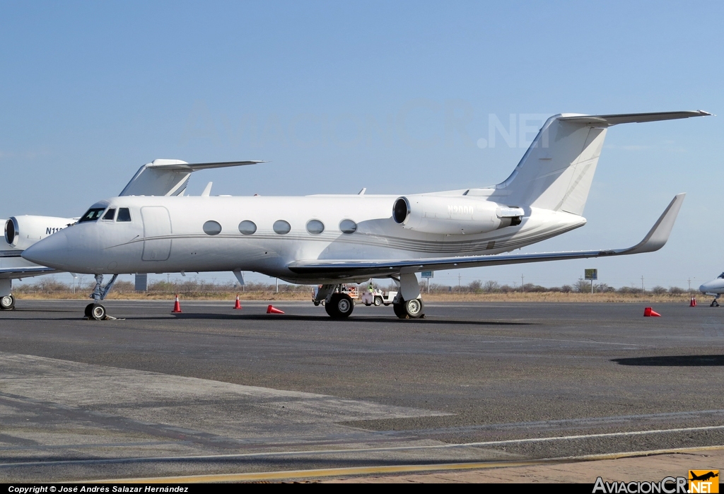 N2000 - Grumman G-1159 - Privado