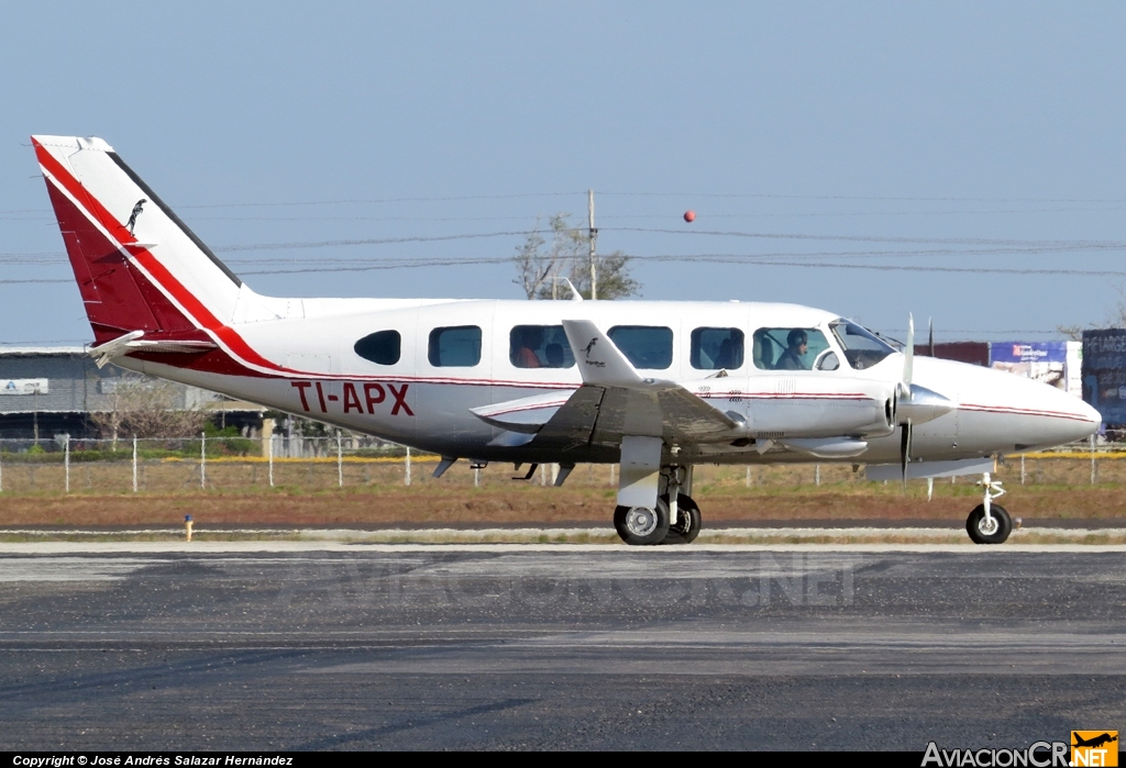 TI-APX - Piper PA-31-350 Chieftain - Privado