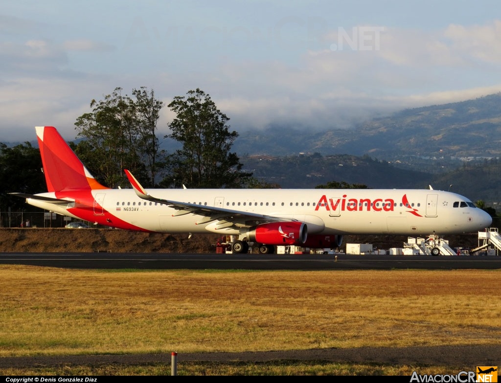 N693AV - Airbus A321-231 - Avianca