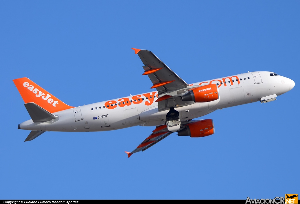 G-EZUT - Airbus A320-214 - EasyJet