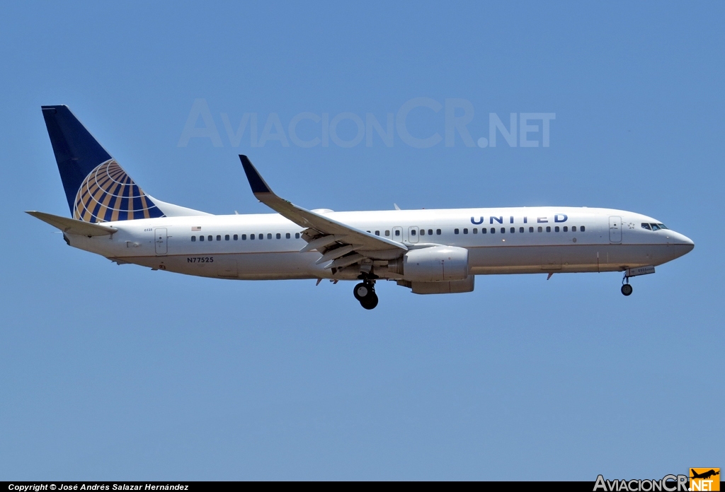 N77525 - Boeing 737-824 - United Airlines