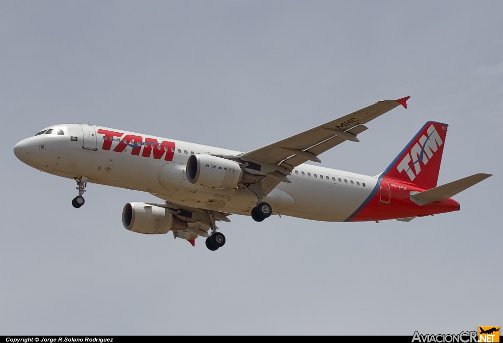 PR-MHC - Airbus A320-214 - TAM Linhas Aéreas