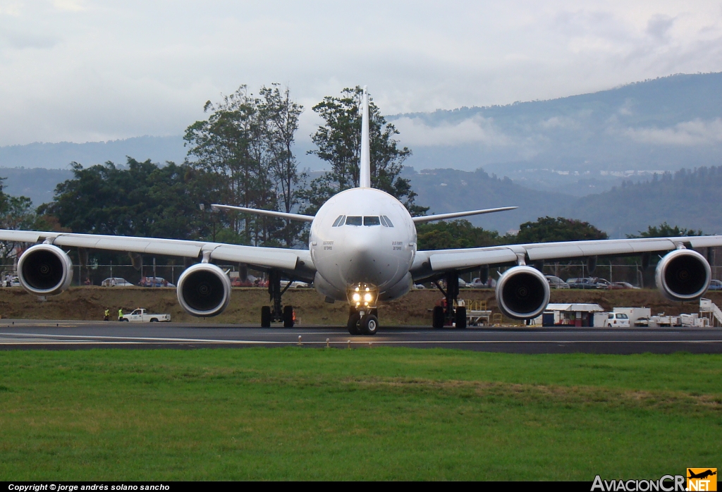 EC-IOB - Airbus A340-642 - Iberia