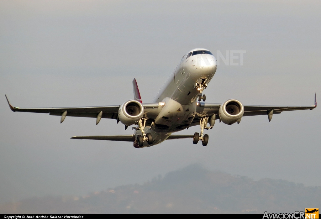 N935TA - Embraer 190-100IGW - TACA
