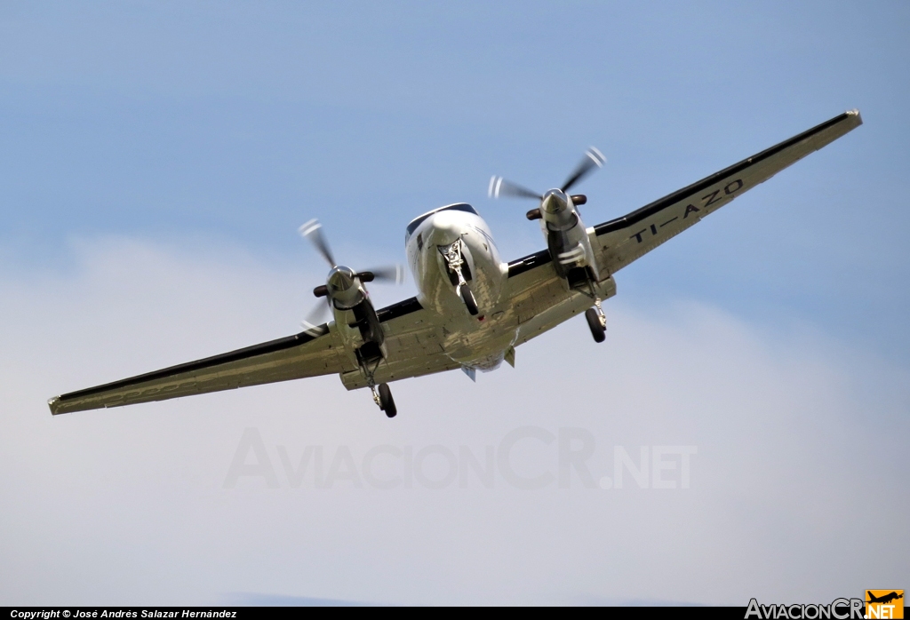 TI-AZO - Beechcraft King Air E90 - Aerobell