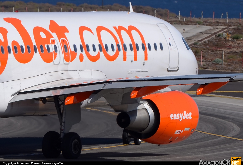 G-EZWC - Airbus A320-214 - EasyJet