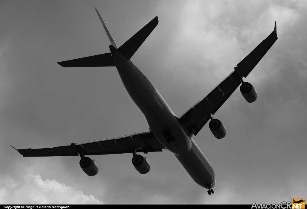 EC-KZI - Airbus A340-642 - Iberia