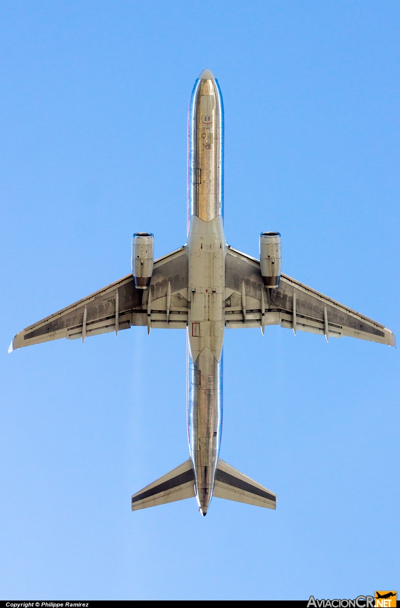 N690AA - Boeing 757-223 - American Airlines