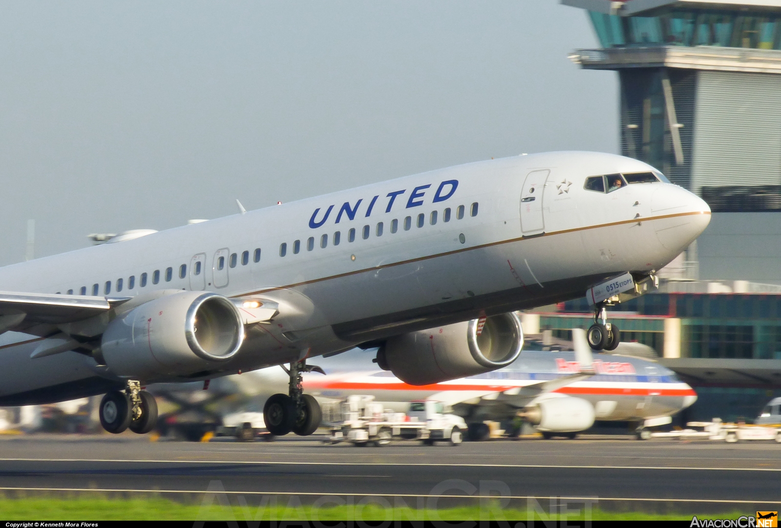 N76515 - Boeing 737-824 - United Airlines