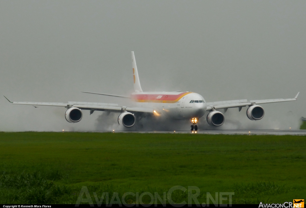 EC-KZI - Airbus A340-642 - Iberia