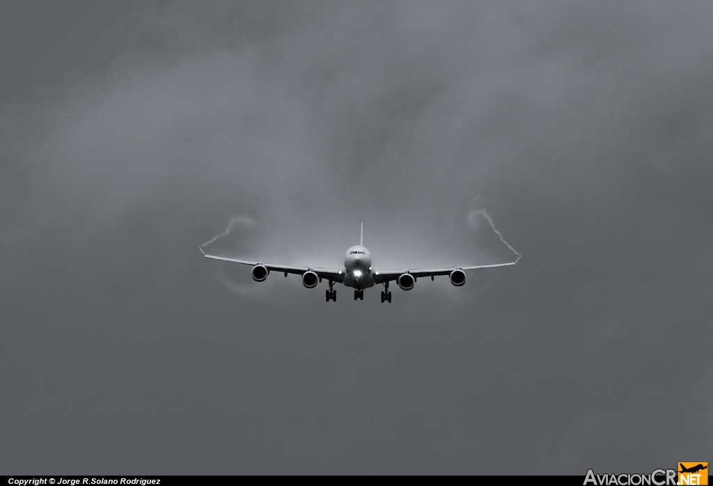 EC-JCZ - Airbus A340-642 - Iberia