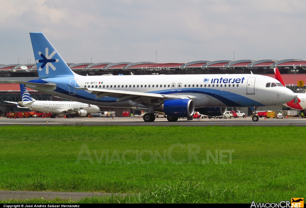 XA-MTY - Airbus A320-214 - Interjet