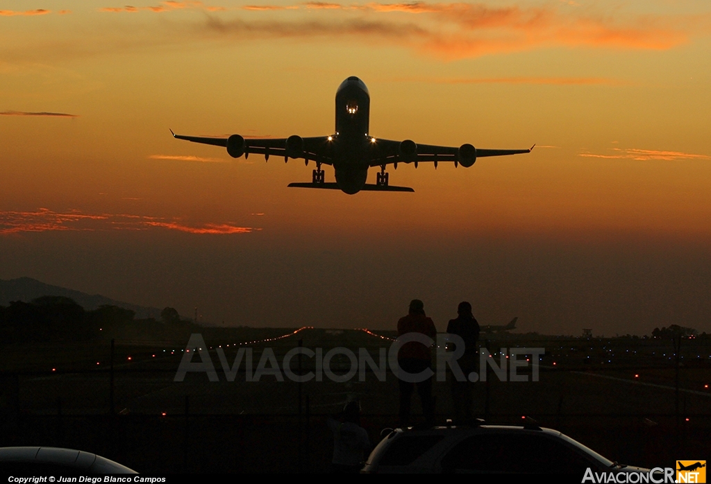 EC-LEV - Airbus A340-642 - Iberia