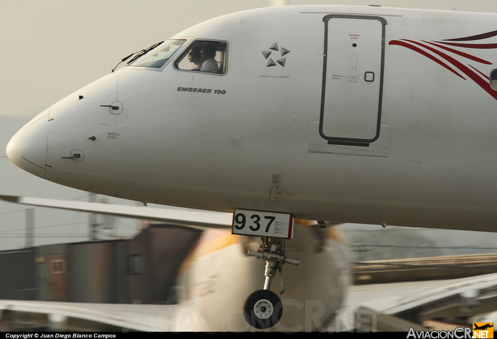 N937TA - Embraer 190-100IGW - TACA
