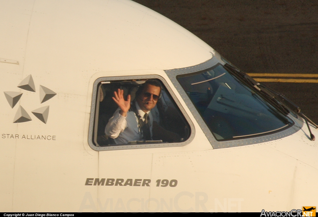 N938TA - Embraer 190-100IGW - TACA