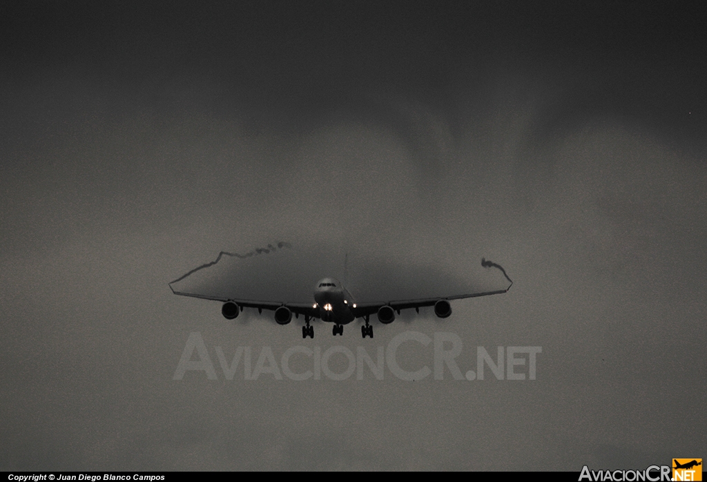 EC-LEV - Airbus A340-642 - Iberia