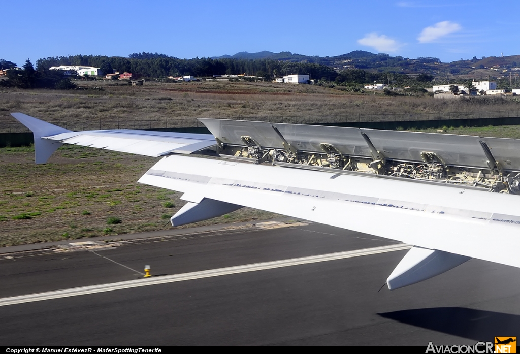 EC-HTB - Airbus A320-214 - Iberia Express