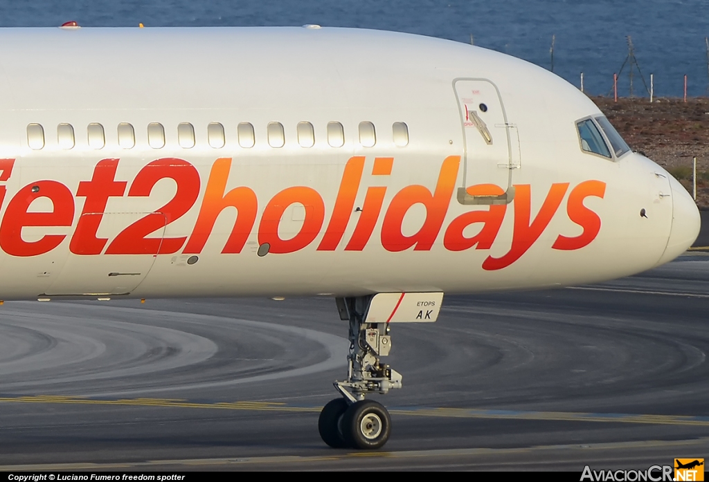 G-LSAK - Boeing 757-23N - Jet2.com
