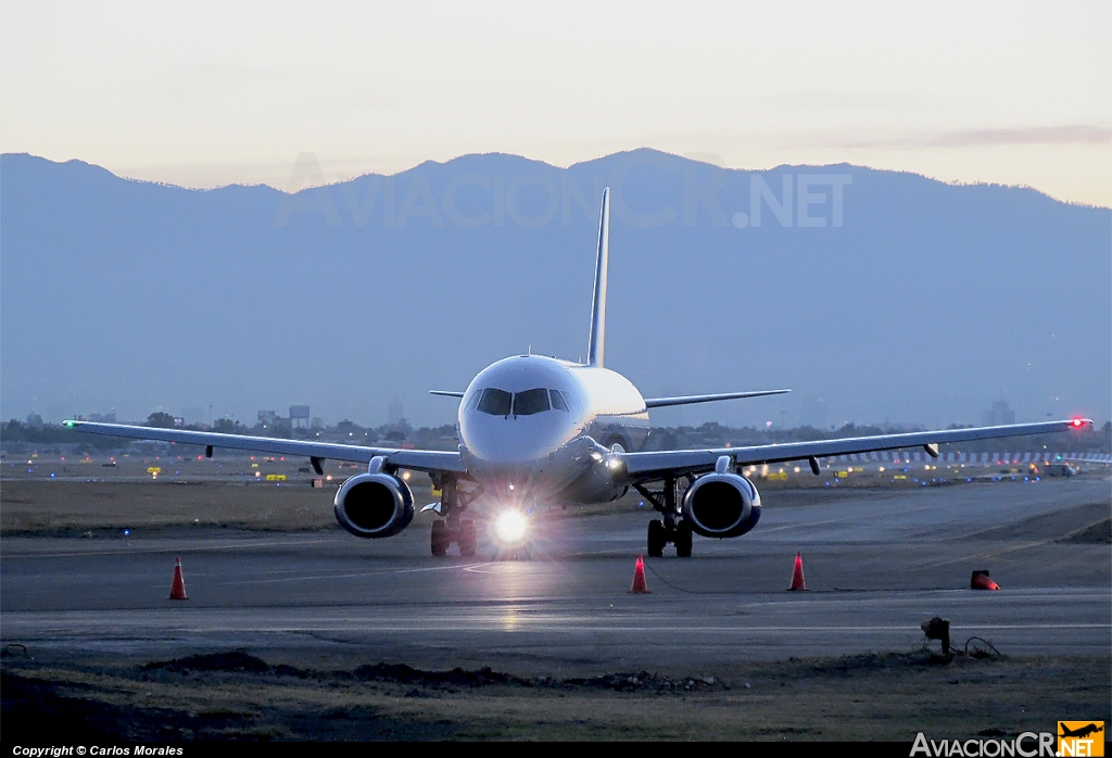 XA-IJR - Sukhoi Super Jet 100-95 - Interjet