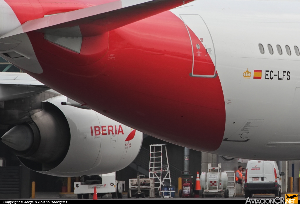 EC-LFS - Airbus A340-642 - Iberia