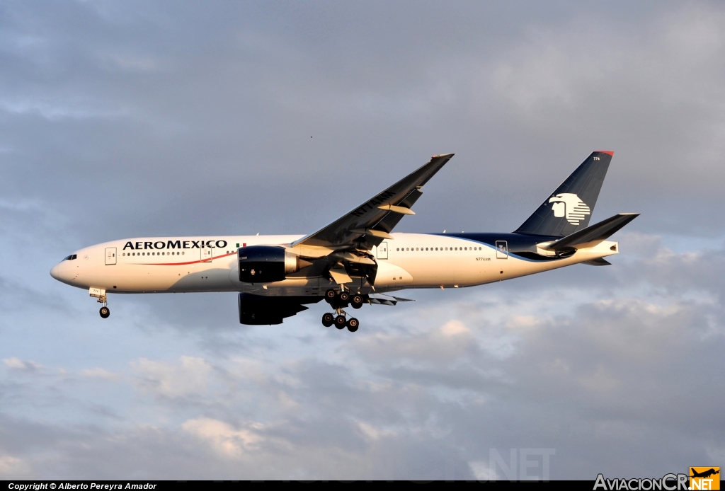 N774AM - Boeing 777-2Q8/ER - Aeromexico