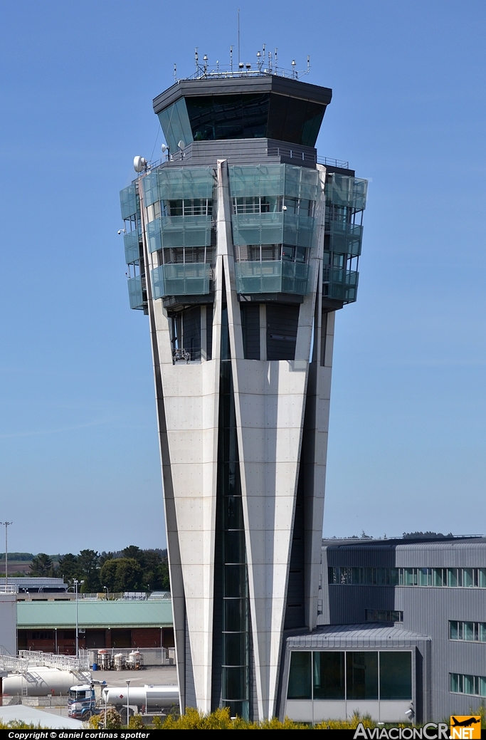 LEST - Aeropuerto - Torre de Control