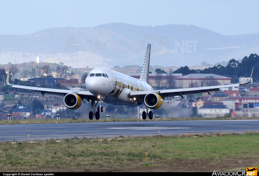 EC-LVP - Airbus A320-214 - Vueling