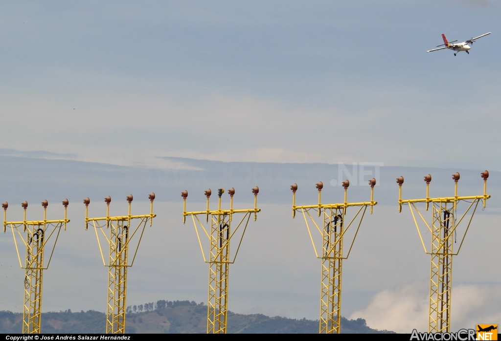 TI-BDZ - De Havilland Canada DHC-6-300 Twin Otter/VistaLiner - Nature Air