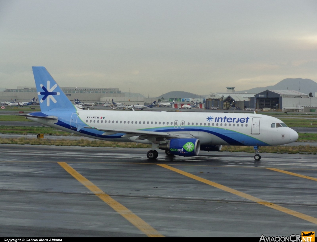 XA-MXM - Airbus A320-214 - Interjet