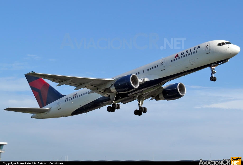 N674DL - Boeing 757-232 - Delta Air Lines