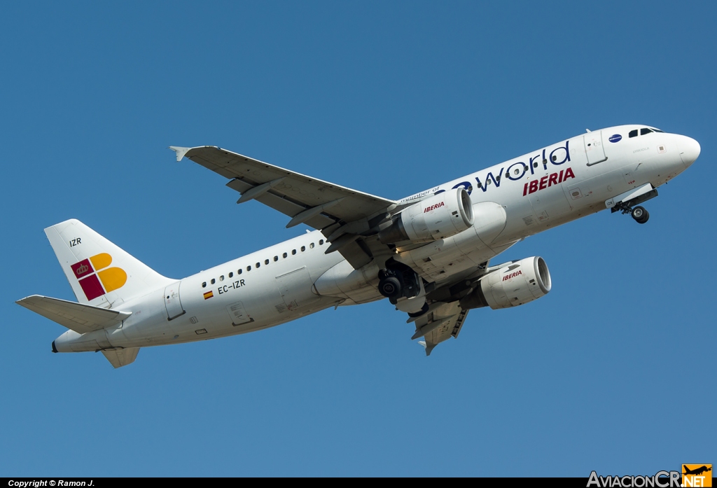 EC-IZR - Airbus A320-214 - Iberia