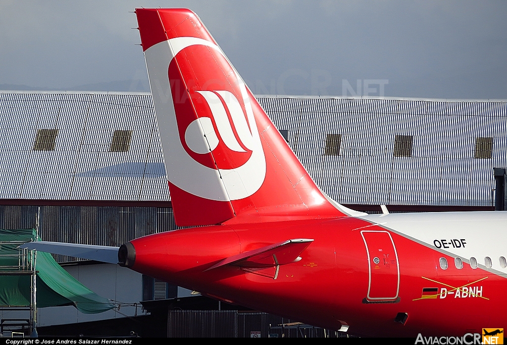 OE-IDF - Airbus A320-214 - Air Berlin