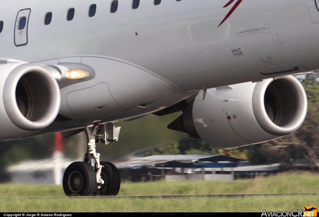 N986TA - Embraer 190-100IGW - TACA