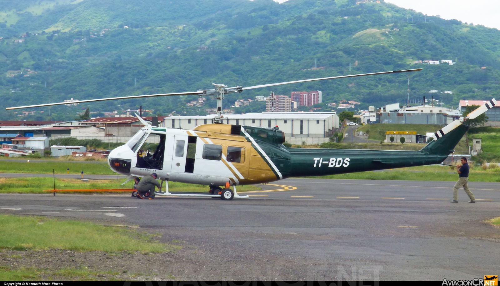 TI-BDS - Bell UH-1H-BF Iroquois - Privado