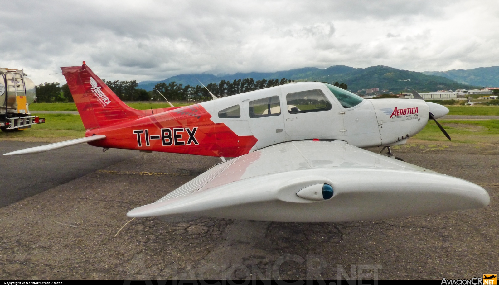 TI-BEX - Piper PA28-180 - Aerotica Escuela de Aviación