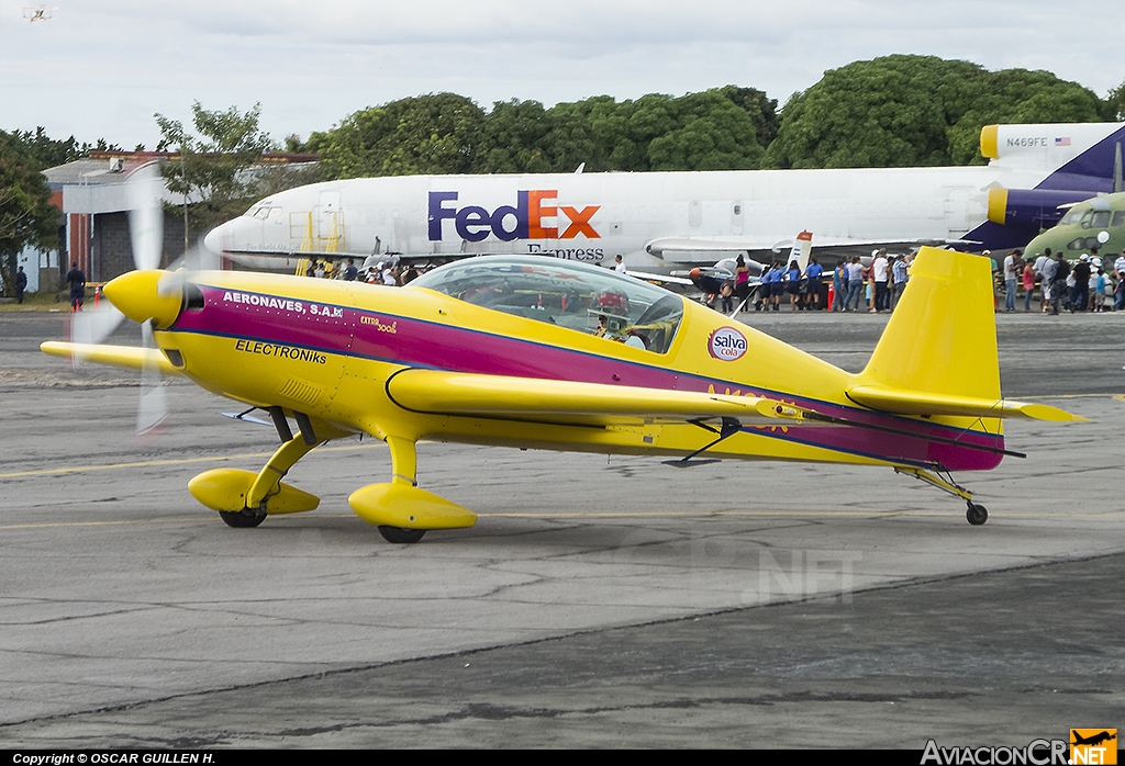 N13DK - Extra 300L - Privado