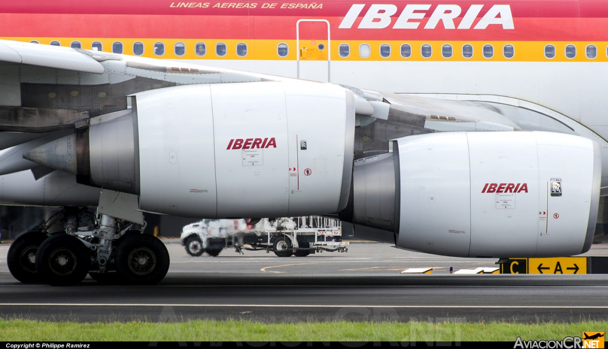 EC-IZX - Airbus A340-642 - Iberia