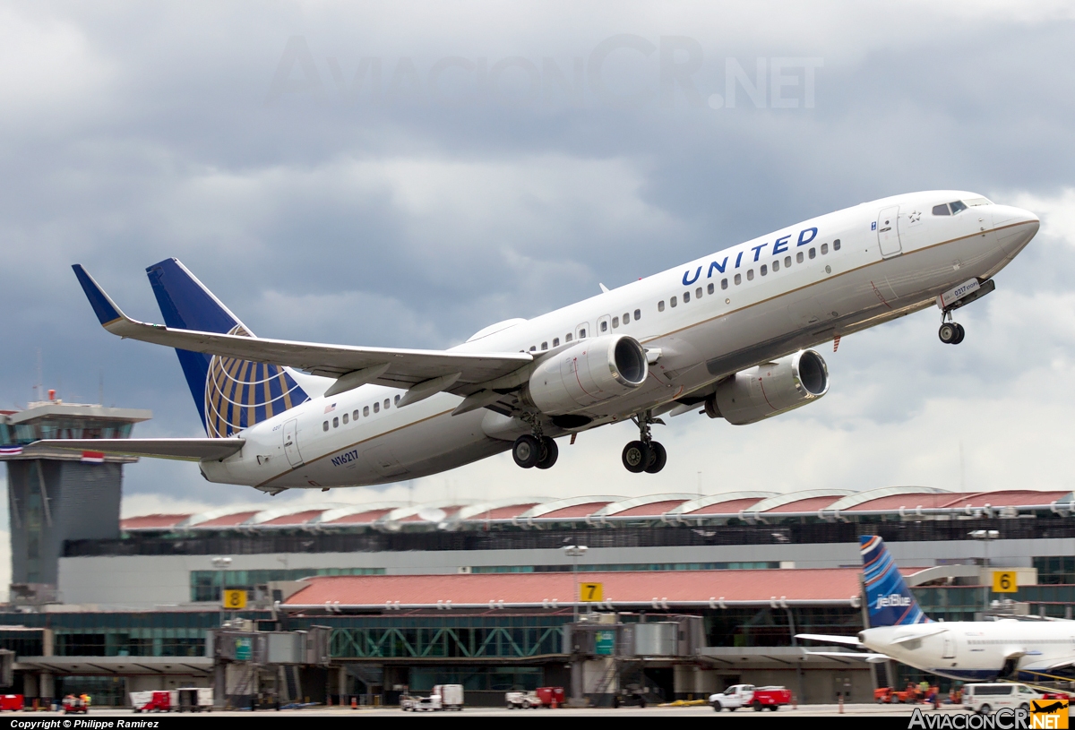 N16217 - Boeing 737-824 - United Airlines