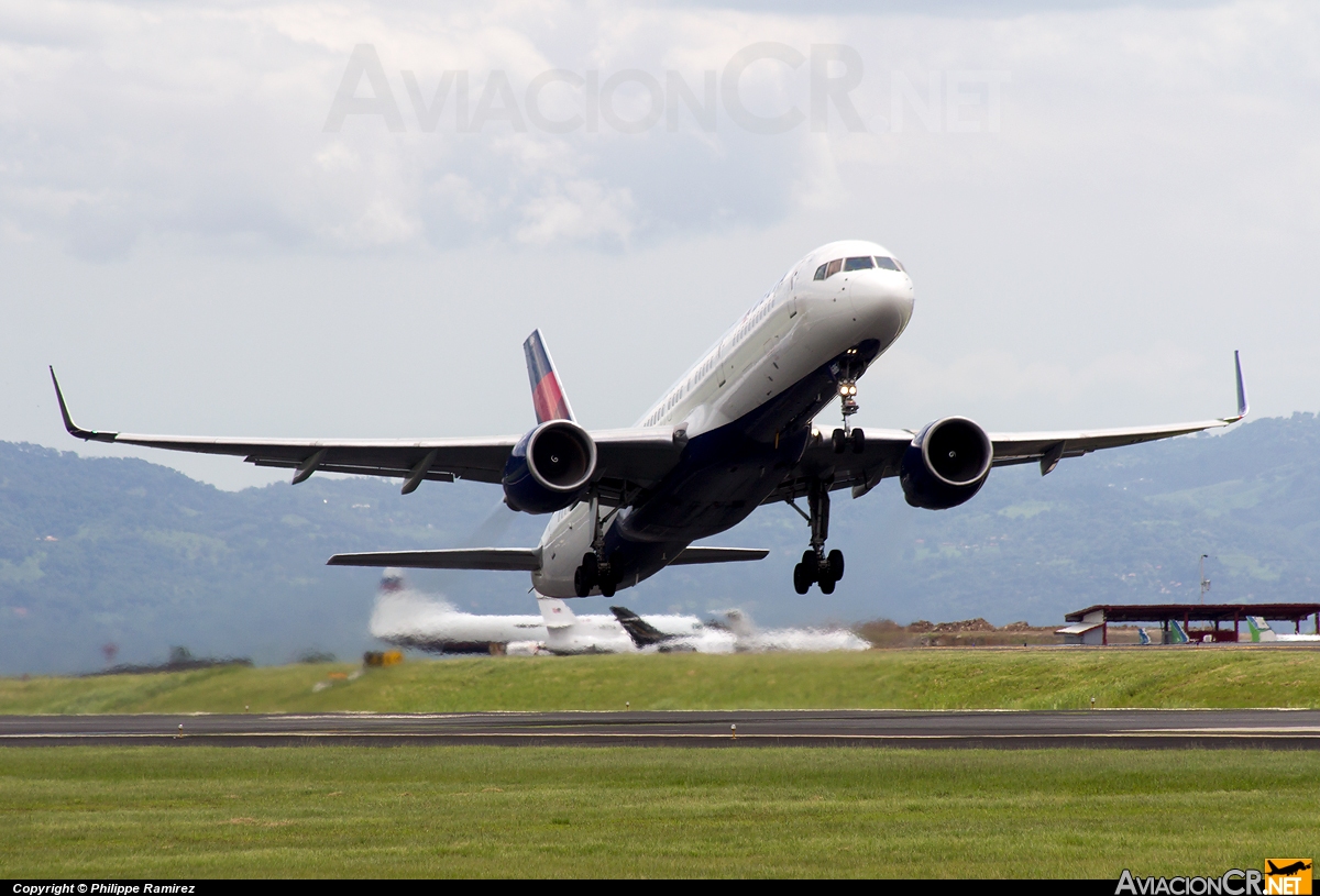 N686DA - Boeing 757-232 - Delta Air Lines