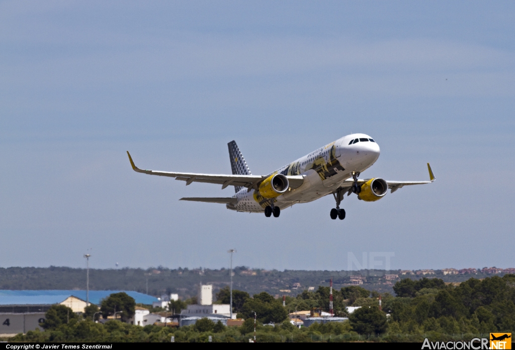 EC-LVP - Airbus A320-214 - Vueling