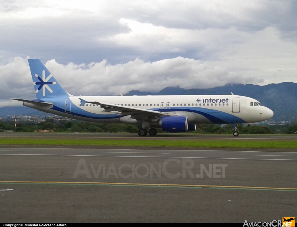 XA-MLR - Airbus A320-232 - Interjet