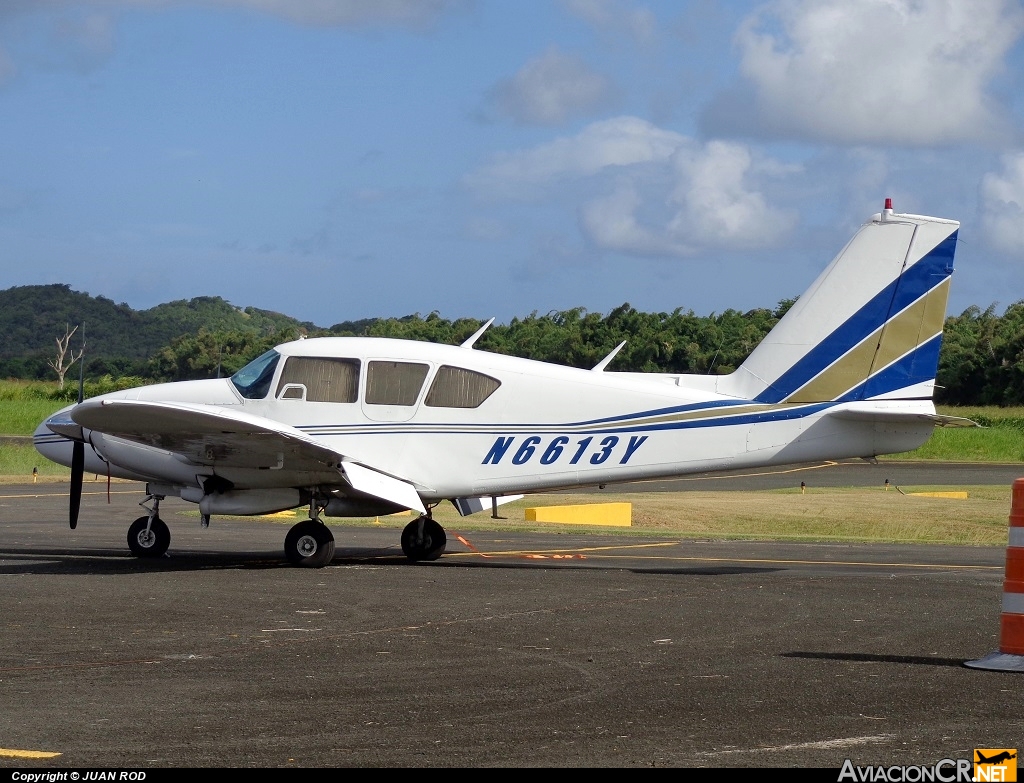 N6613Y - Piper PA-23-250 Aztec D - Privado