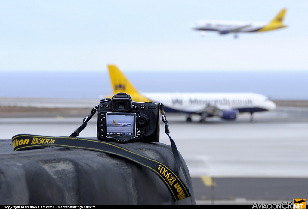 G-ZBAA - Airbus A320-214 - Monarch Airlines