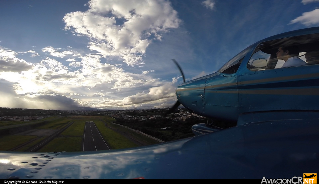 TI-BEZ - Piper PA-28-181 Archer II - CPEA - Escuela de Aviación