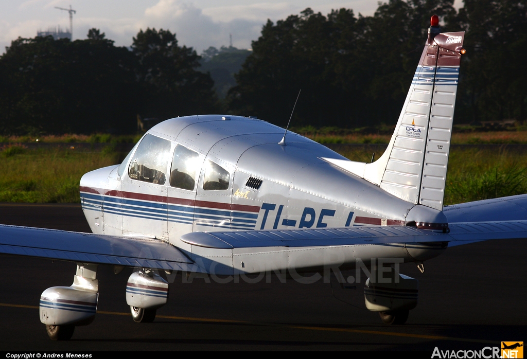 TI-BEJ - Piper PA-28-181 Archer II - CPEA - Escuela de Aviación