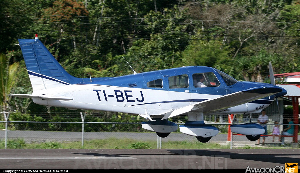 TI-BEJ - Piper PA-28-181 Archer II - CPEA - Escuela de Aviación