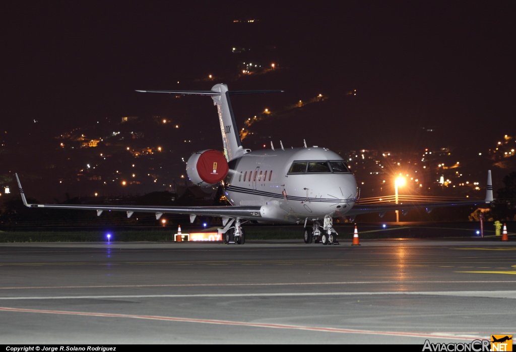 M-LOOK - Canadair CL-600-2B16 Challenger 604 - Privado